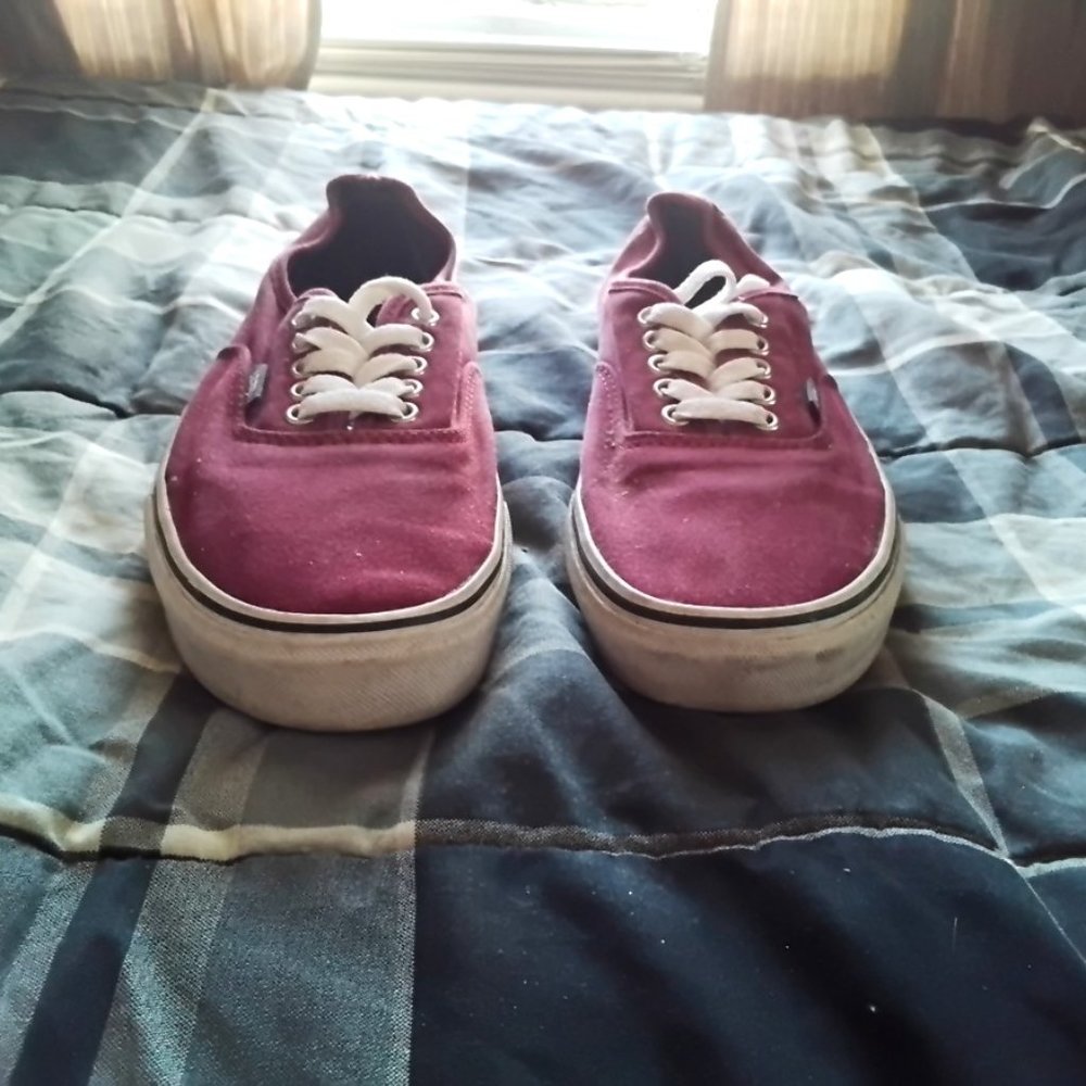 Burgandy/Maroon Vans Classics sz 10
